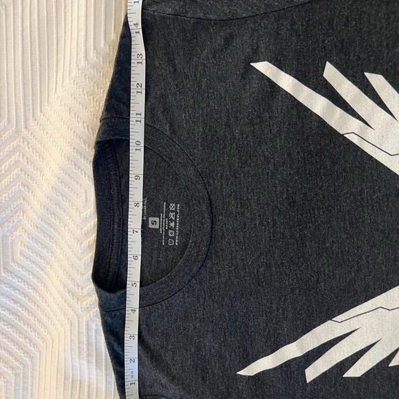 Maverick By Paul Logan  Women's Gray T-Shirt Graphic Art White Bird Image Sz S - Picture 6 of 9